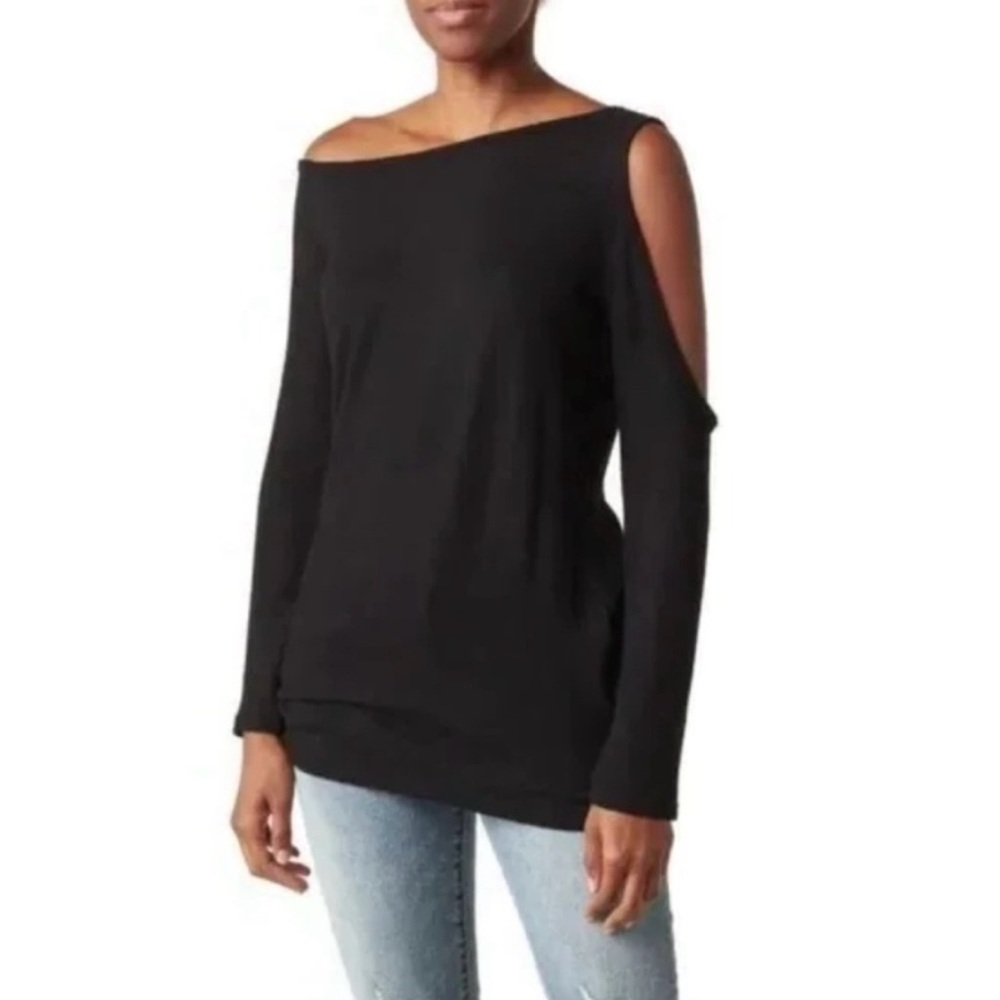 GO COUTURE Women’s Black Cold Shoulder Shirt -Size Medium